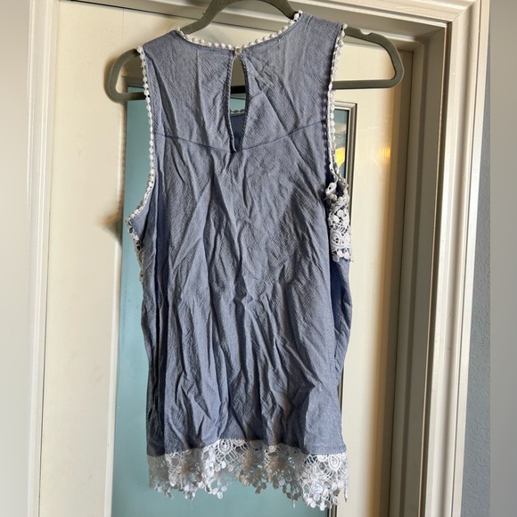 Lace Tank Top with Pinstripes - Picture 5 of 5